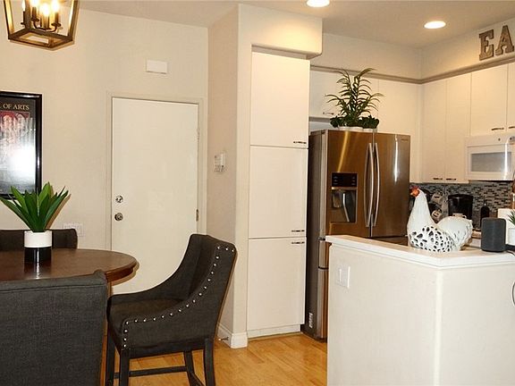 5th image of 960 S Appaloosa Way