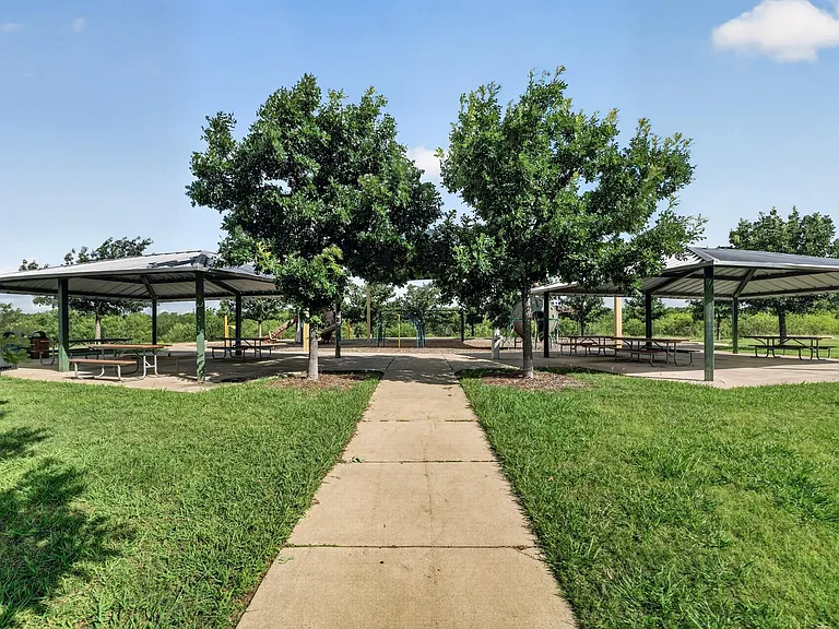 5625 Signal Point — Photo 33
