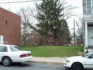 1st image of 613 Rockland St