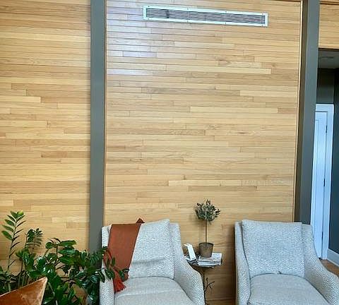 Open 2 story entry room, dinning and kitchen above overlooking entrance and family room