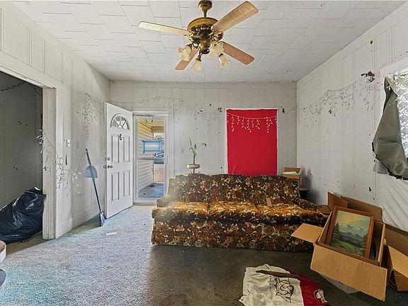 2nd image of 722 Oak Ave