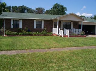 1452 Crestview Dr, Radcliff, KY 40160
