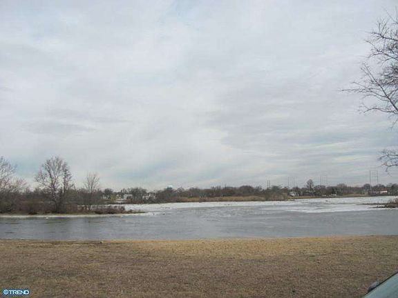 2nd image of 506 River Dr