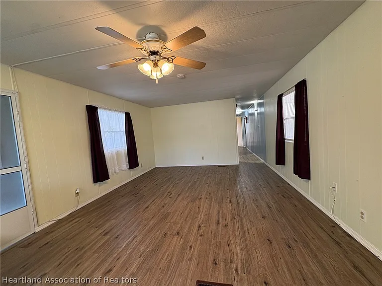 3510 Fairmount Dr — Photo 7