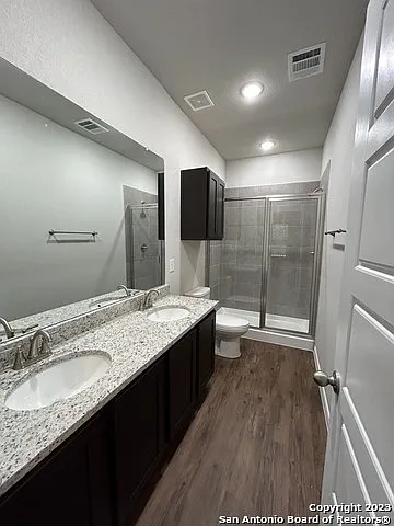 3 bed, 2.0 bath, 2694 sqft, $1,800 — Photo 3