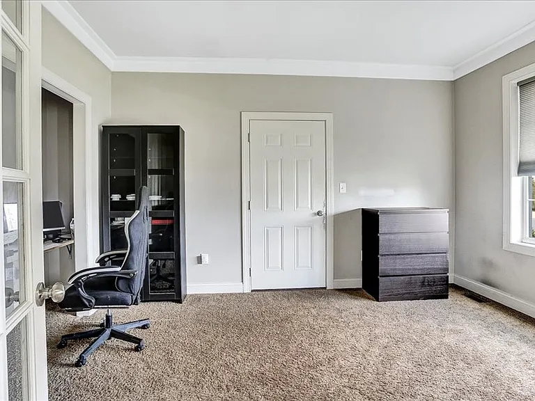 478 Barbara Dr — Photo 10