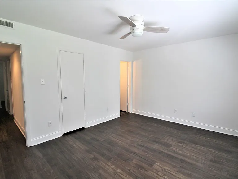2900 Heathstead Pl #I — Photo 13