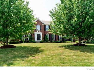 28 Winterhall Rd, Orchard Park, NY 14127