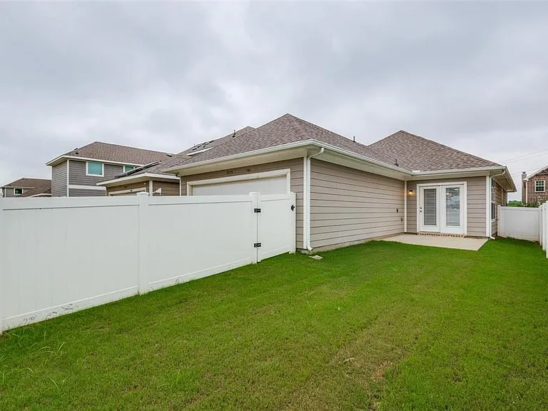 10156 Revere Dr — Photo 3