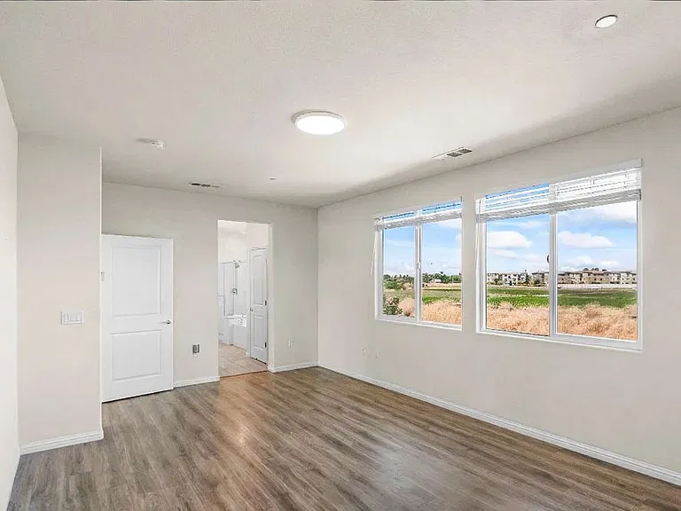 395 Princess Way — Photo 6