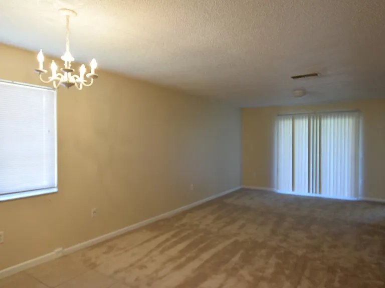 112 Cory Ln — Photo 4