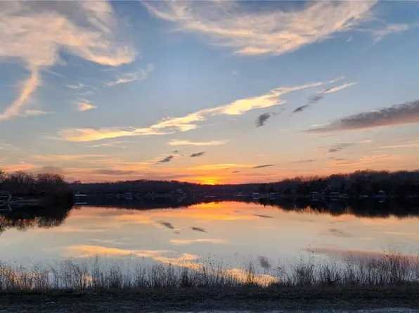 109 Walnut Dr, Mound City, KS 66056