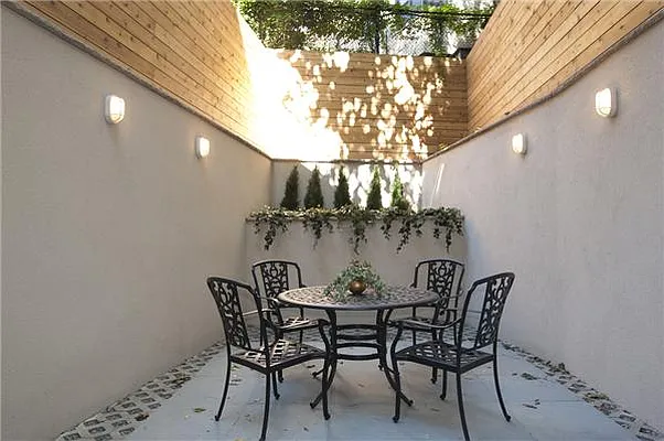 Sold by Leslie J. Garfield | media 2