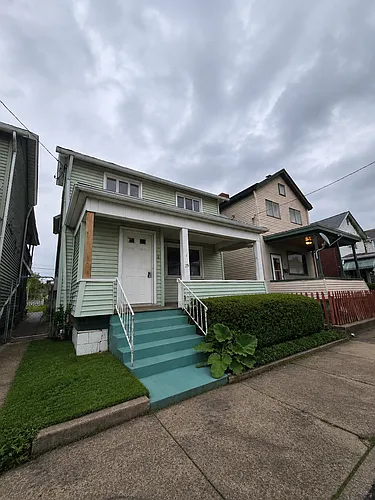 29 Spruce St Photo 1