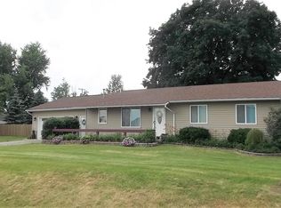 1109 Roods Lake Rd, Lapeer, MI 48446