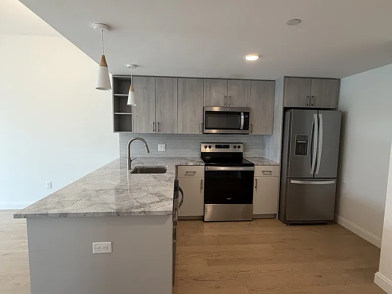 55-56 Brighton Ave #U415 — Photo 1