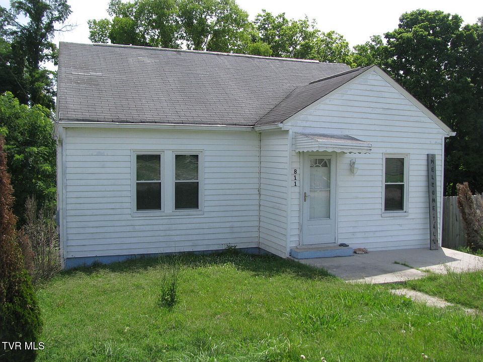 1st image of 811 Crescent St