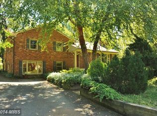 2851 Maple Ln, Fairfax, VA 22031