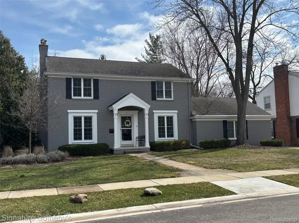 186 Westwood Dr, Bloomfield Hills, MI 48301