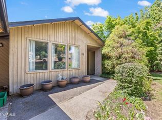 30 Cedar Hill Dr, Yakima, WA