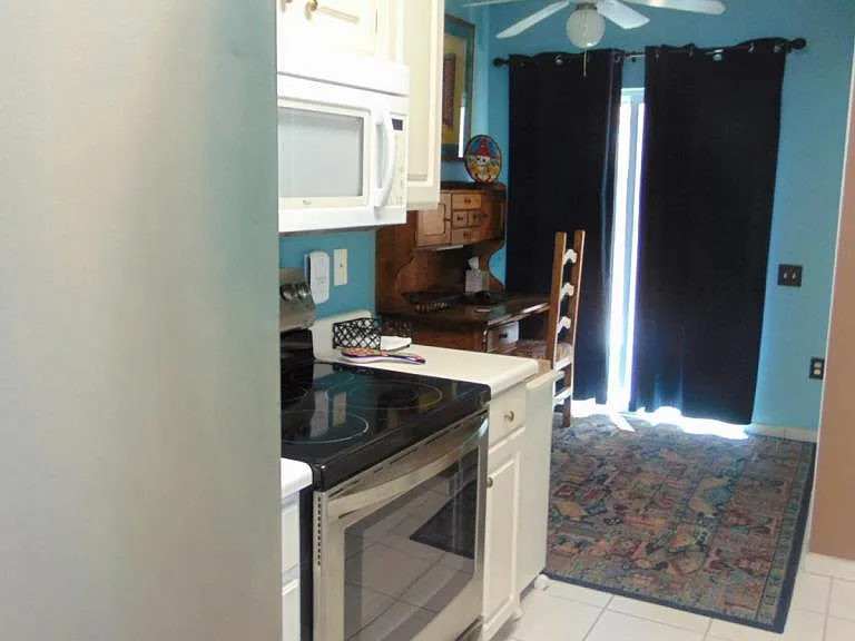 1098 W Camino Sagasta — Photo 6