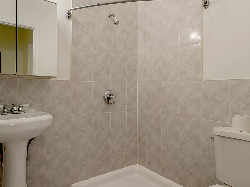 2nd image of 159 Congress St APT 3L