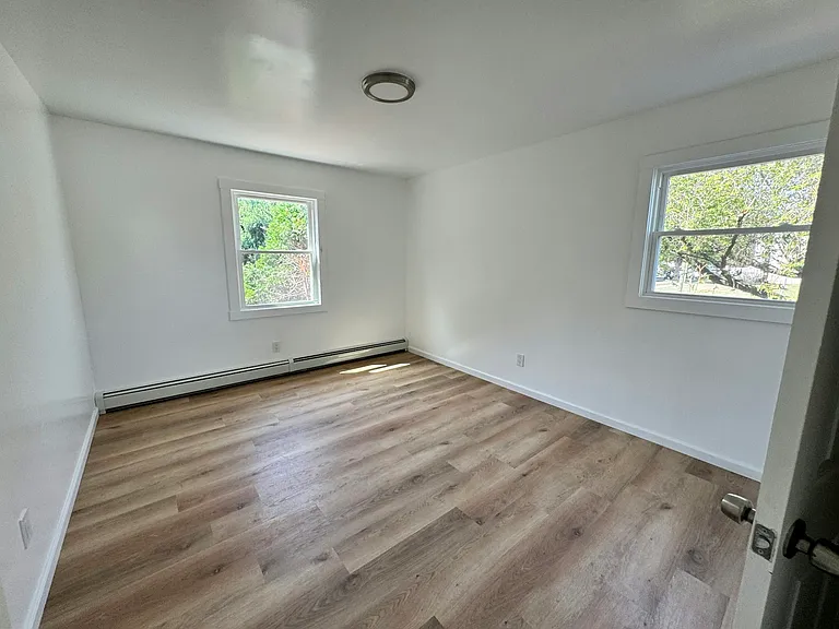 1 W 19th St #1R — Photo 4