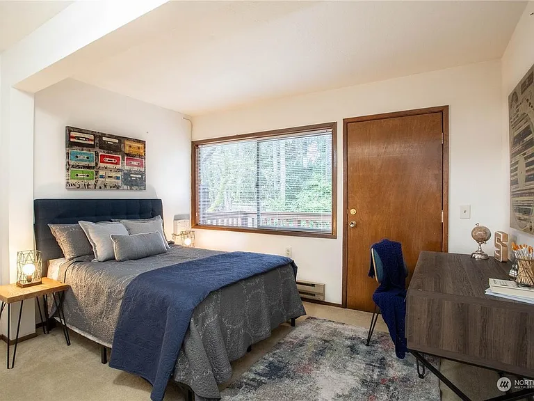 2215 S Castle Way — Photo 13