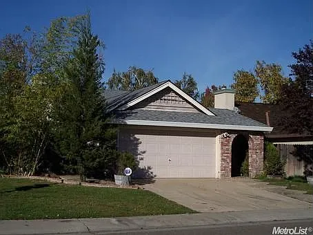 9247 Colonsay Way photo 1