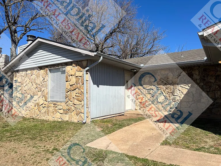 1817 Beaumont Dr — Photo 2
