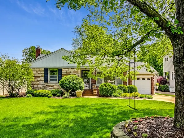 103 Mohawk Dr, Clarendon Hills, IL 60514