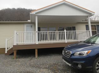 44 5th St, Hendricks, WV 26271