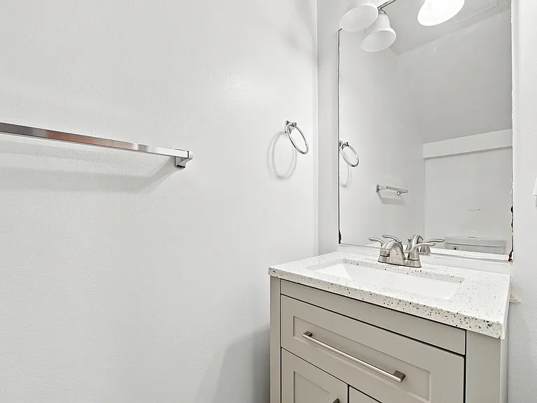 732 SW 106th Ave #2011 — Photo 21