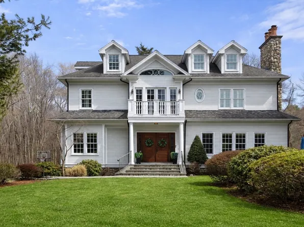 64 Oak St, Weston, MA 02493