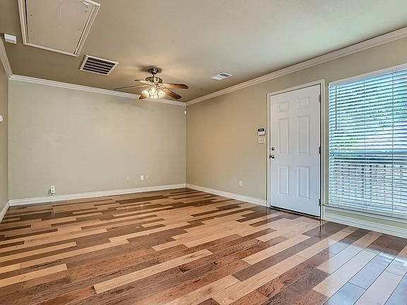2nd image of 2113 Thrasher Ln APT 6