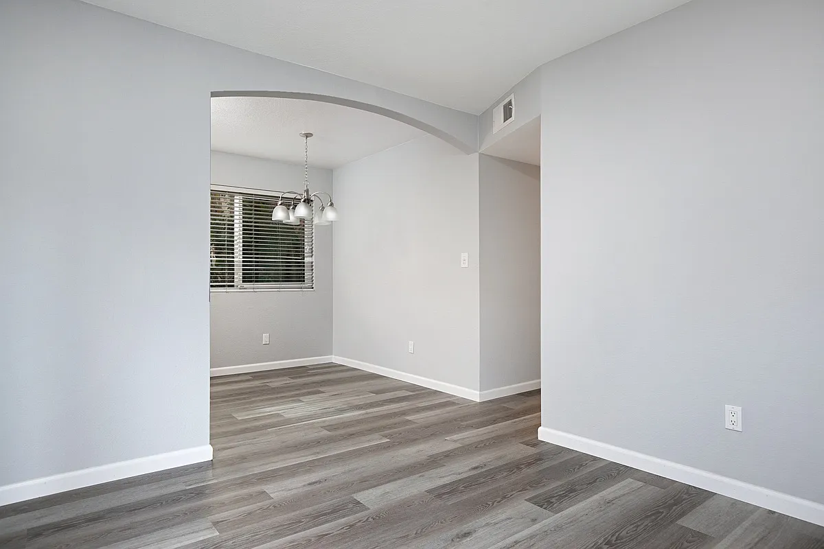 4463 Home Ave — Photo 3