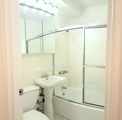 Rented by Manhattan Connection | media 11