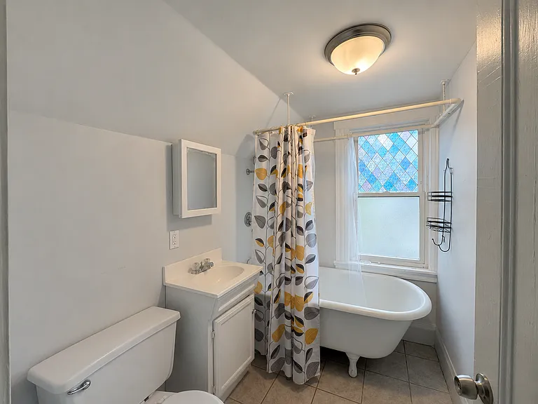 40 Seafoam Ave #2 — Photo 5