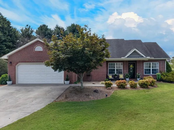 1846 Pheasant Crossing Dr, Dandridge, TN 37725