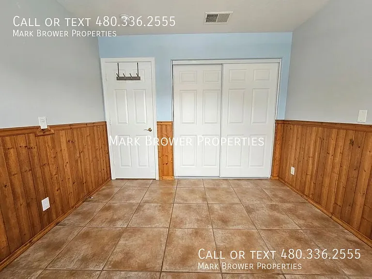 566 S Esmeralda — Photo 19