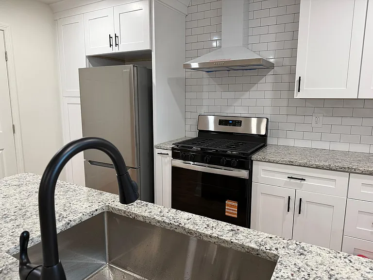 1015 Lanier Dr SW — Photo 5