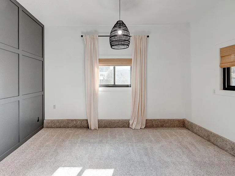 508 E Mission Dr — Photo 27
