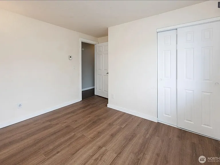 16817 Larch Way E #F201 — Photo 20