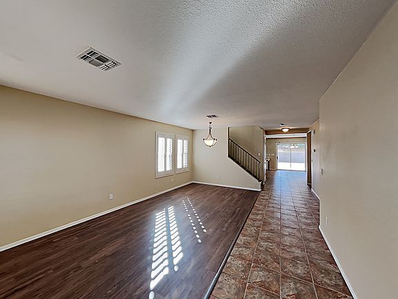 3rd image of 208 E Mountain Alder St