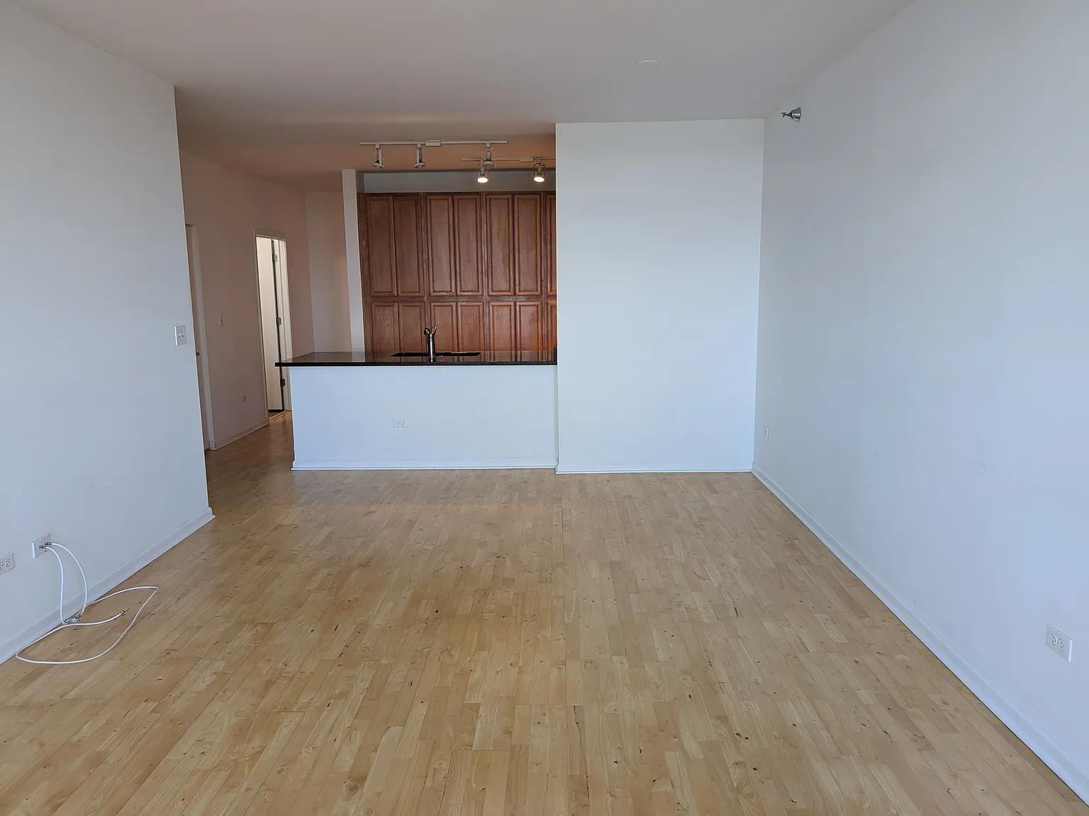 1 bed, 817 sqft, $2,300 — Photo 4