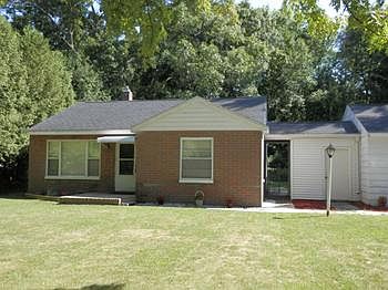 Attached breezeway to garage