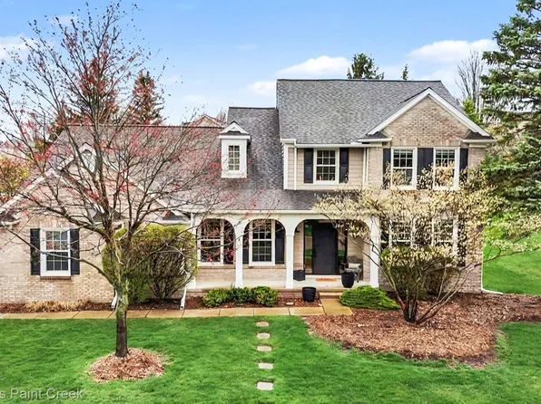 3692 Sunnyside Ct, Rochester, MI 48306