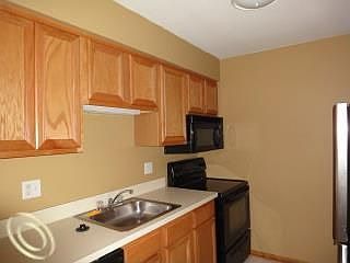 3rd image of 9682 Sawgrass Ct #28