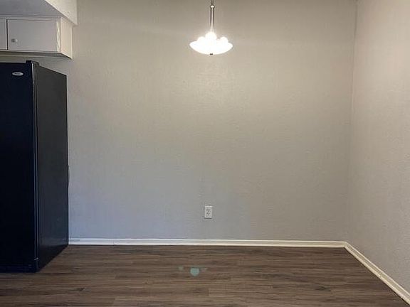 4th image of 853 Lexington Dr