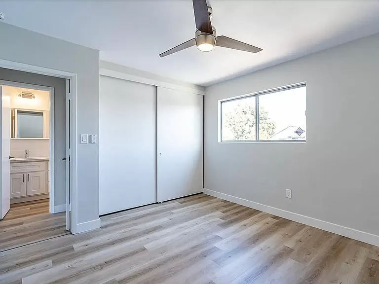 2003 Emerald St #6 — Photo 10